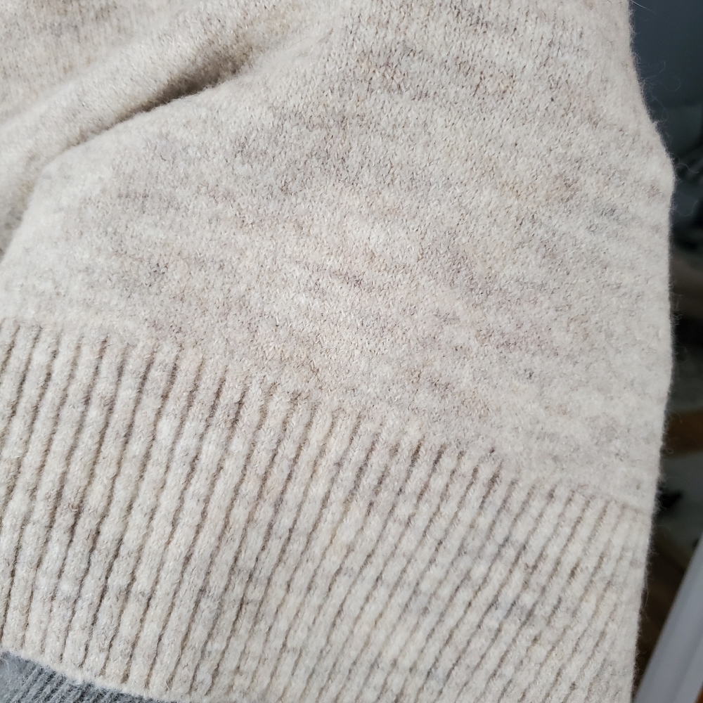 H&M off the shoulder knit sweater wool blend beige oatmeal balloon sleeve large - Picture 7 of 7